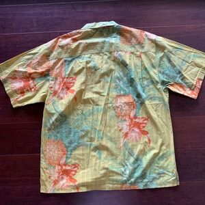 TOMMY BAHAMA Pineapple Button Down Short Sleeve Shirt Size Xlarge